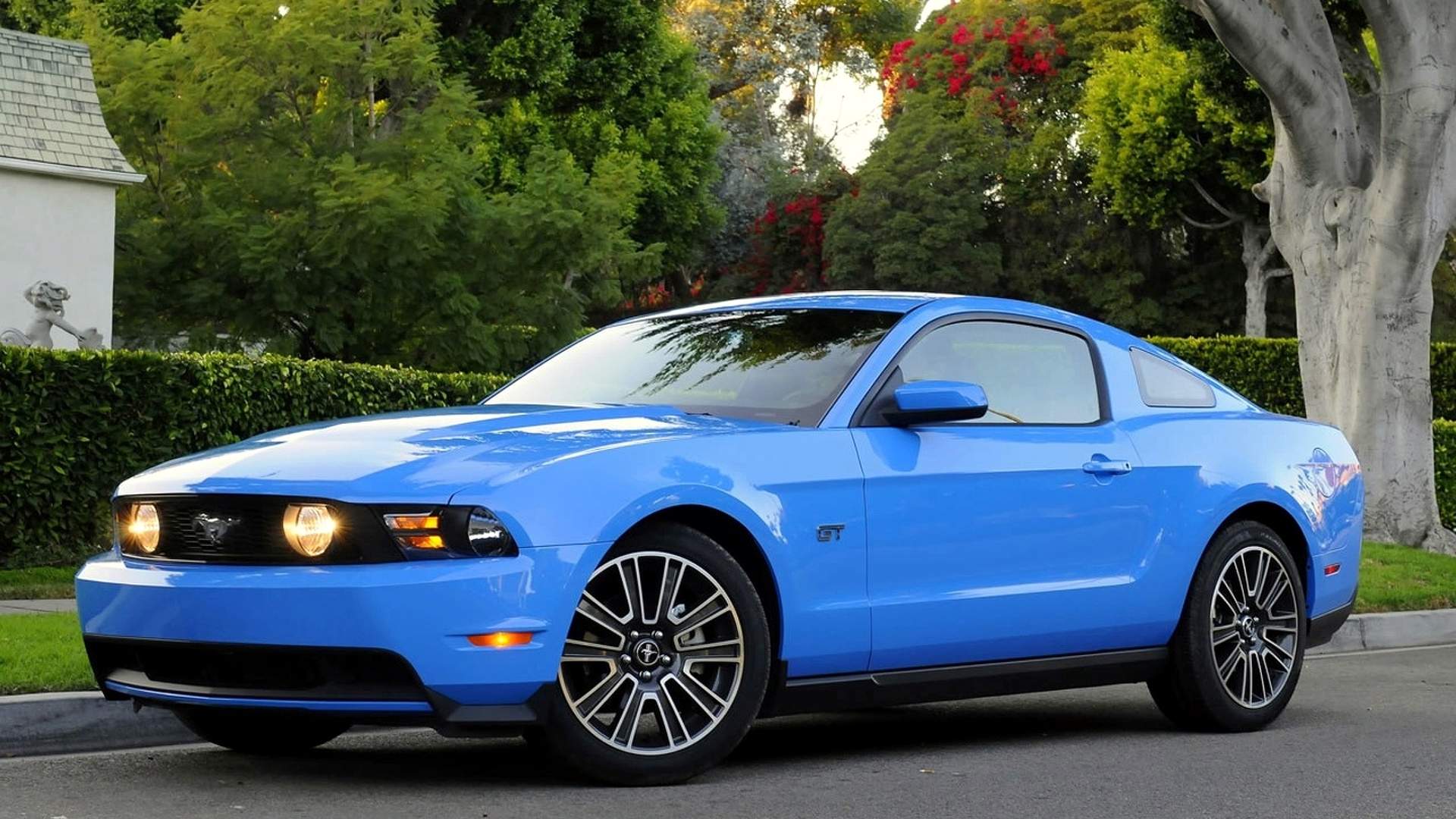 Ford launches a new factory-installed 'Track Pack’ for the 2010 Mustang GT