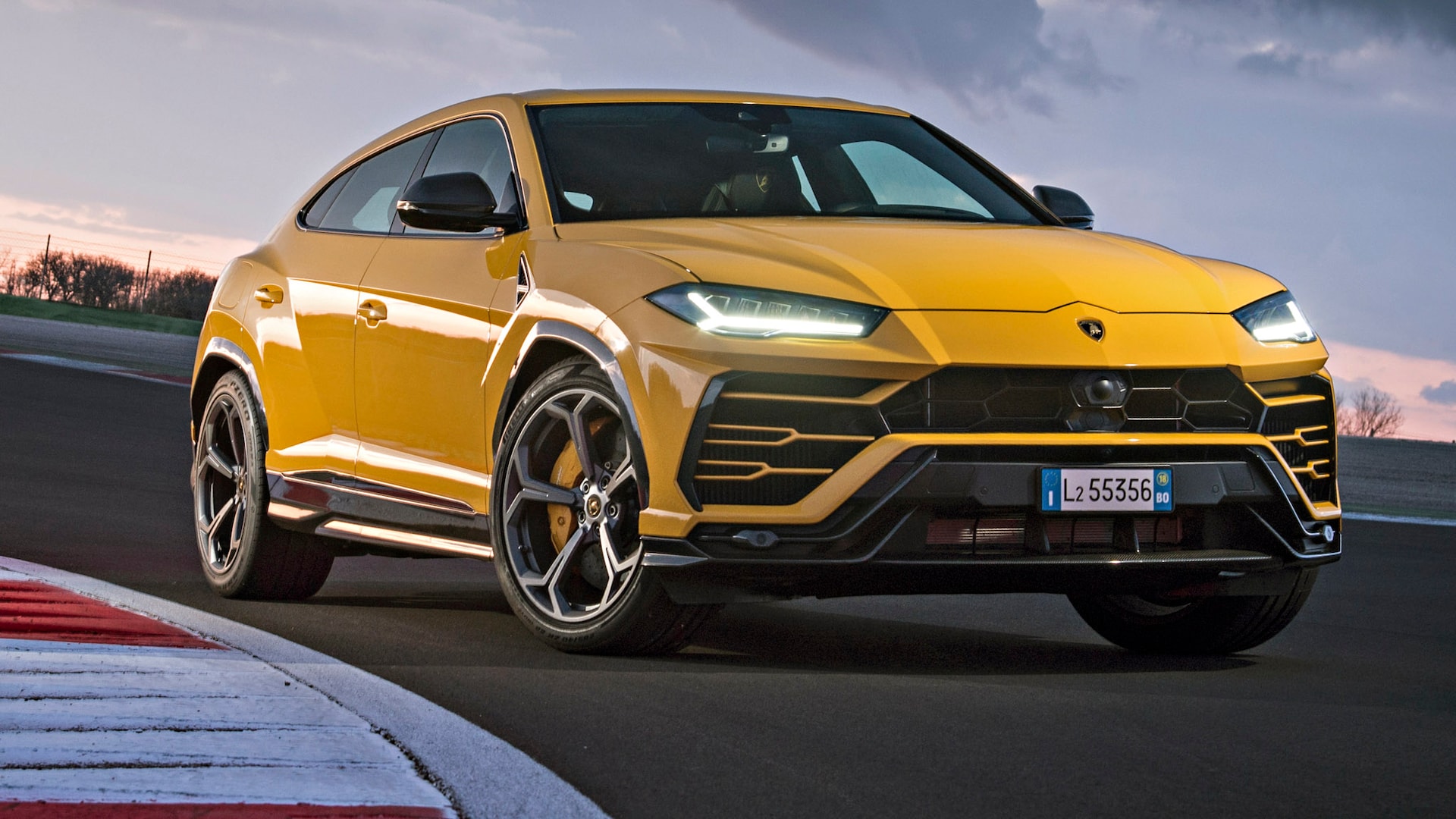 How would you configure your Lamborghini Urus to look like?