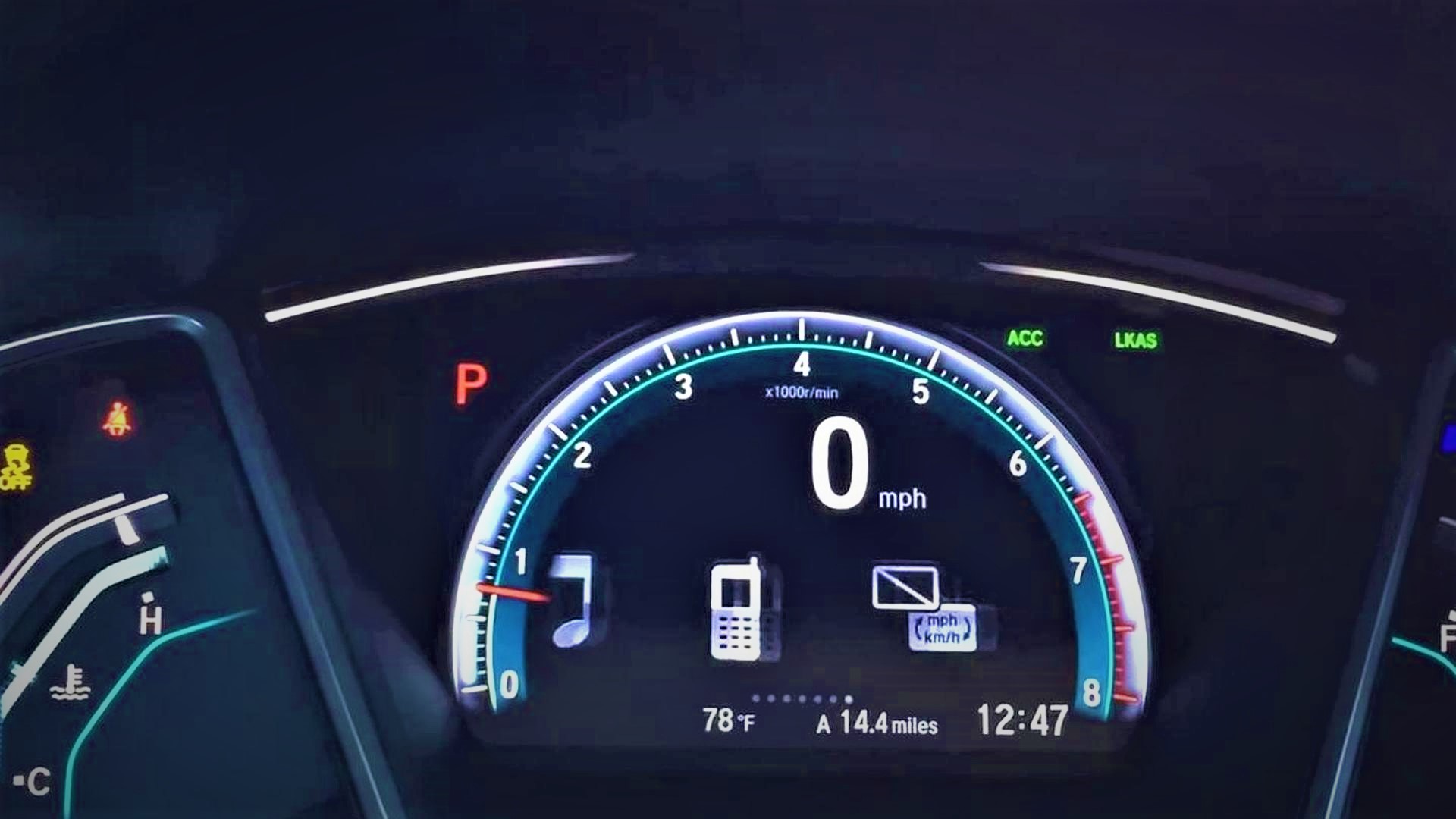 In a long walkaround video, 2016 Honda Civic showcases digital gauges