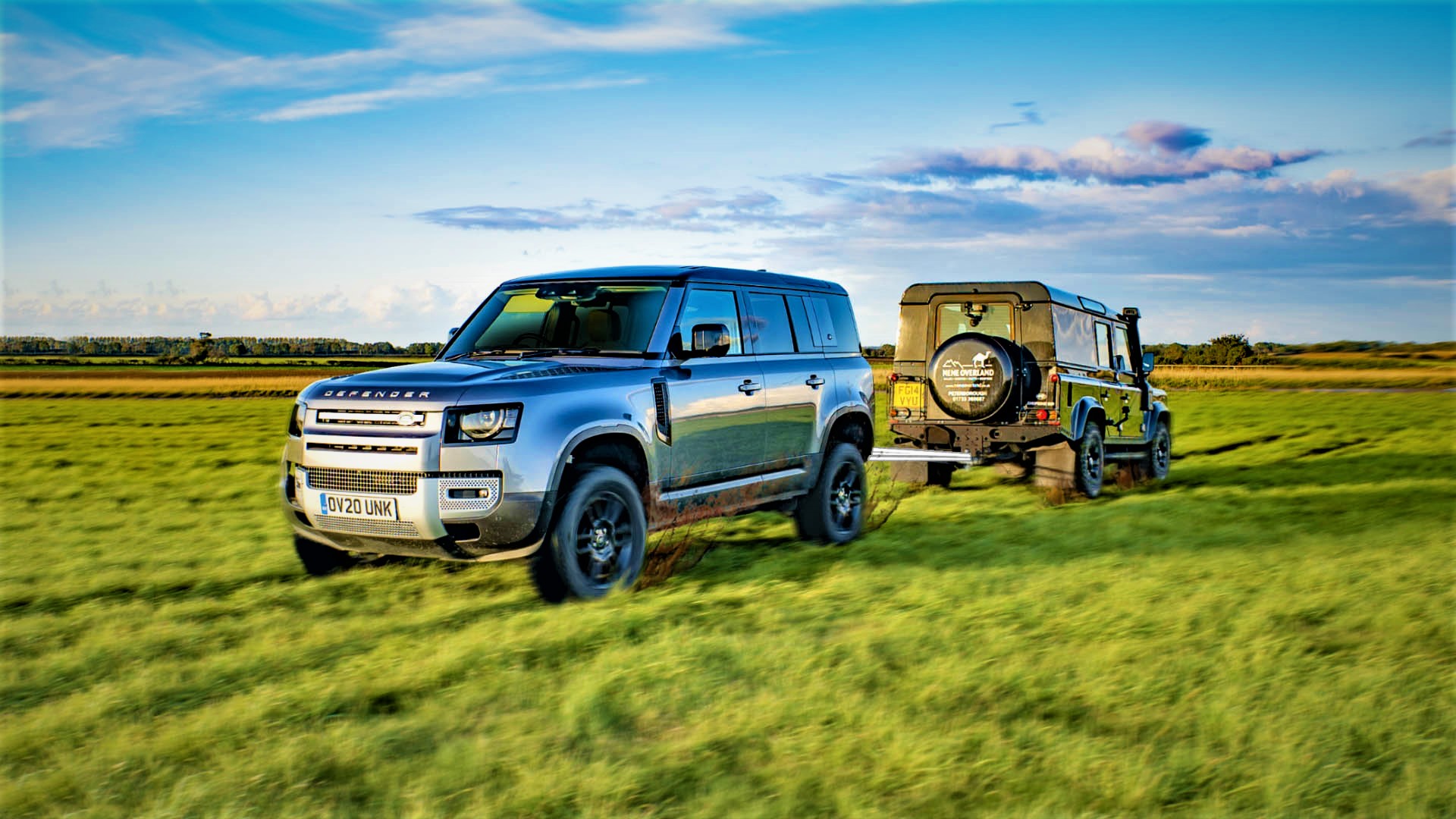 Land Rover Defender takes on the Defender in Tug Of War