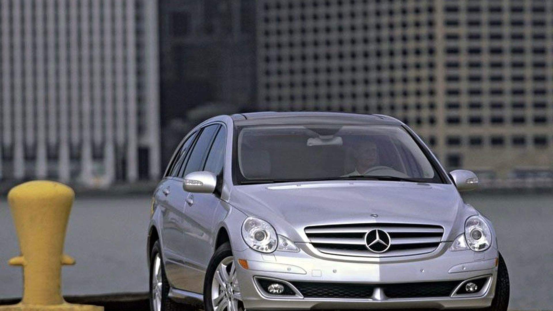 Mercedes Recalls 292,287 Models for Possible Brake Failure