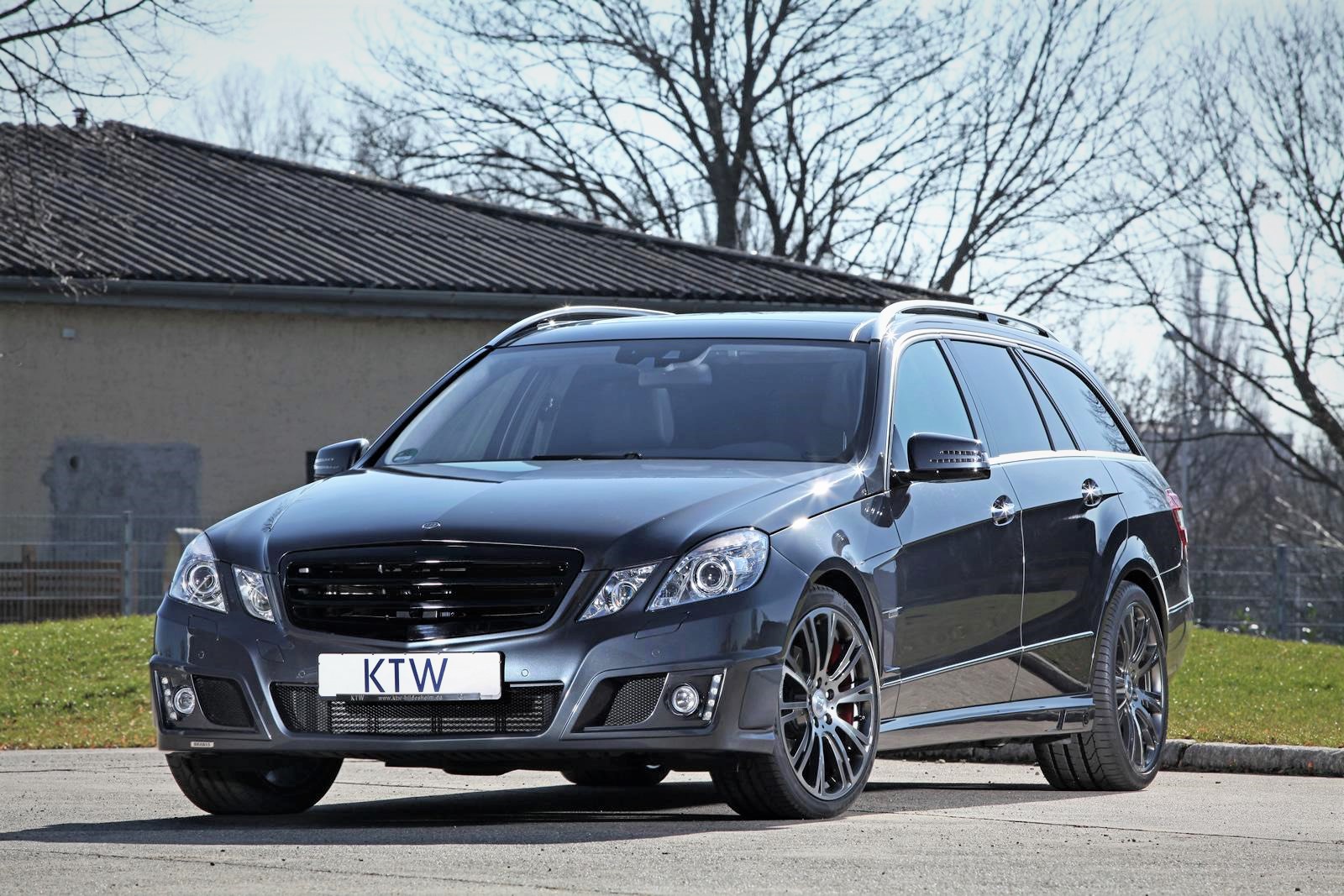 Official photos of the 2010 Mercedes-Benz E-Class Wagon released