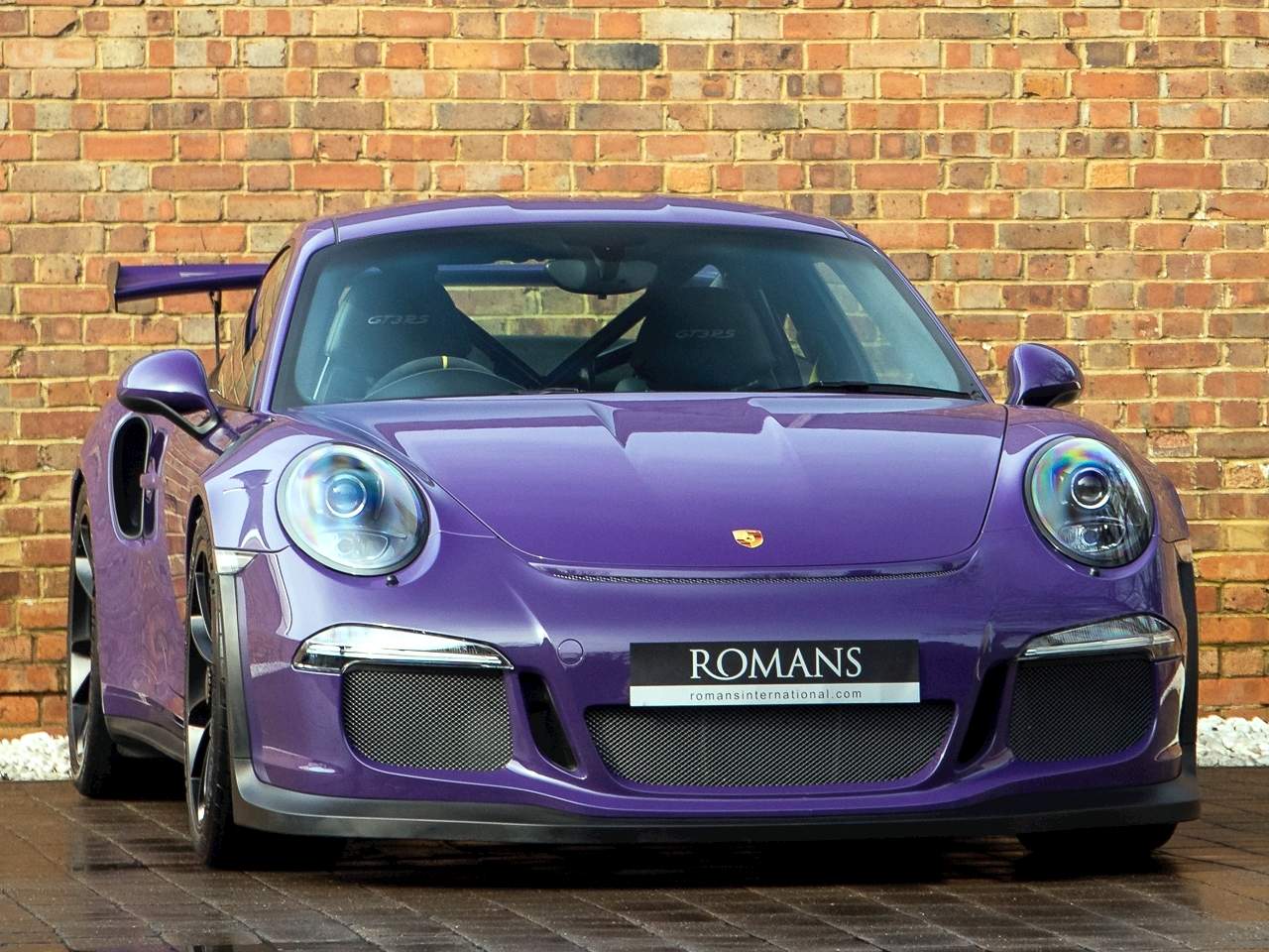 Porsche 911 GT3 RS' violet body is shown in live photos