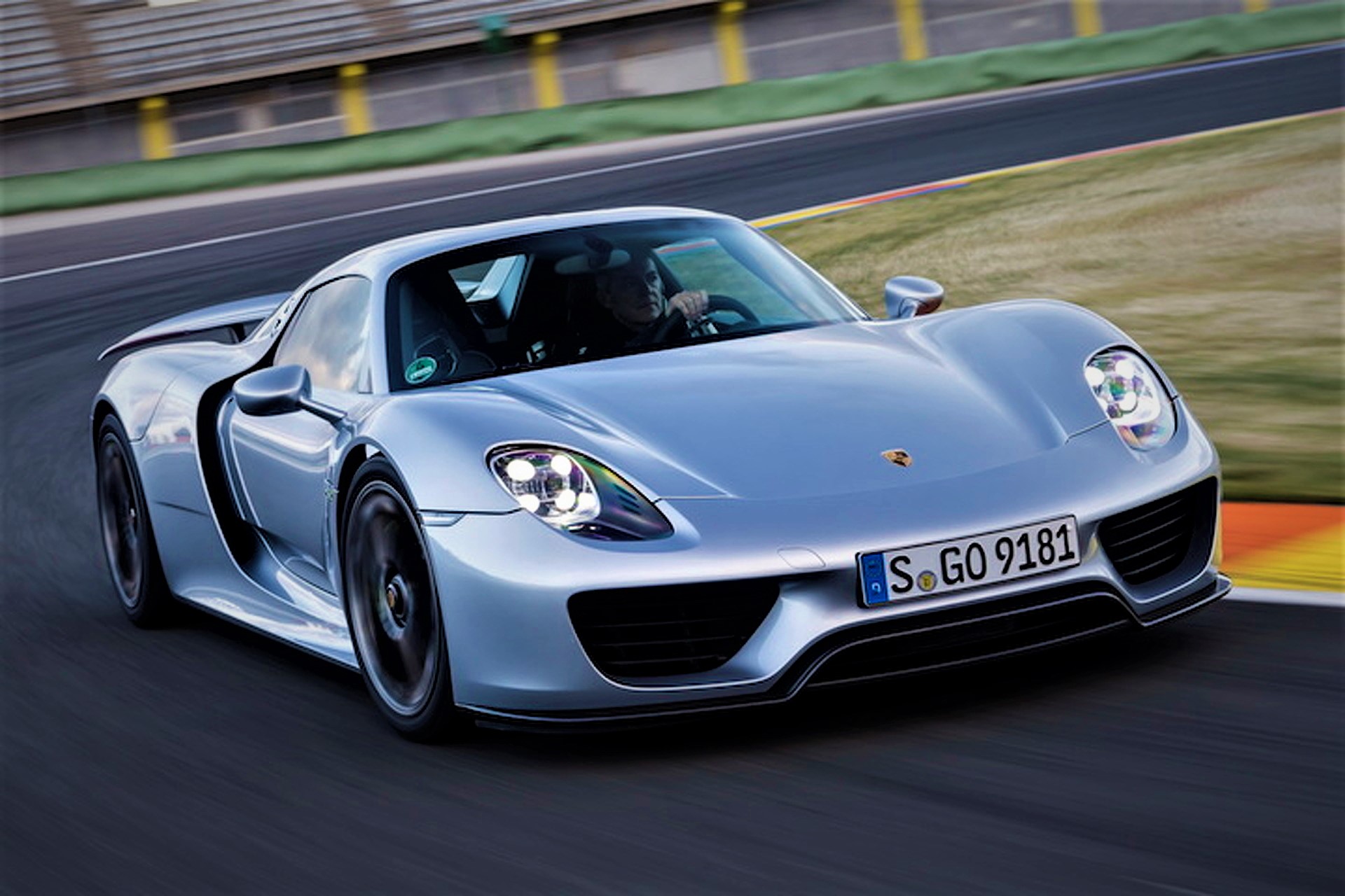 Porsche Issues Another Recall for 918 Spyder