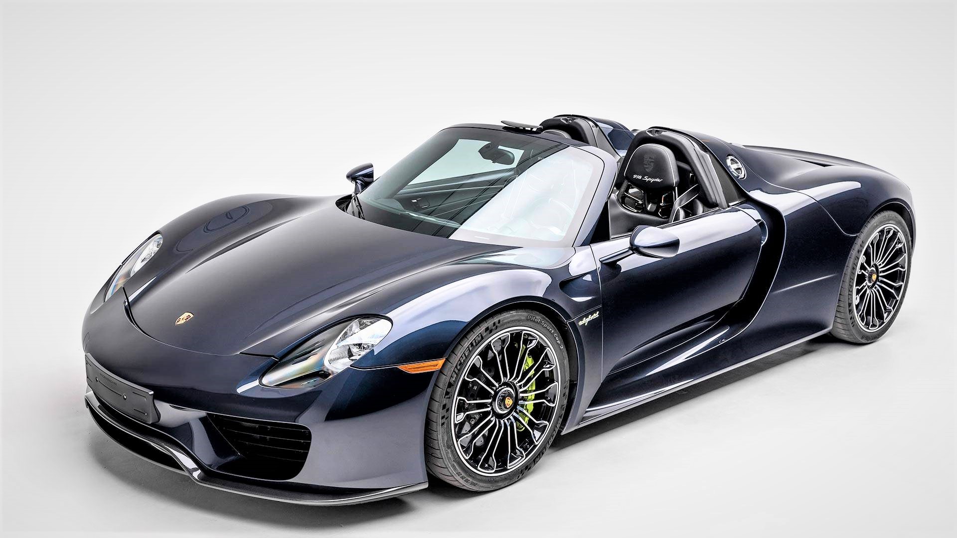 Rain won't stop this Porsche 918 Spyder from hitting 207 MPH