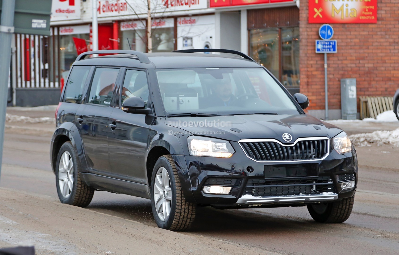 Skoda Snowman prototype testing mule seen for the first-time