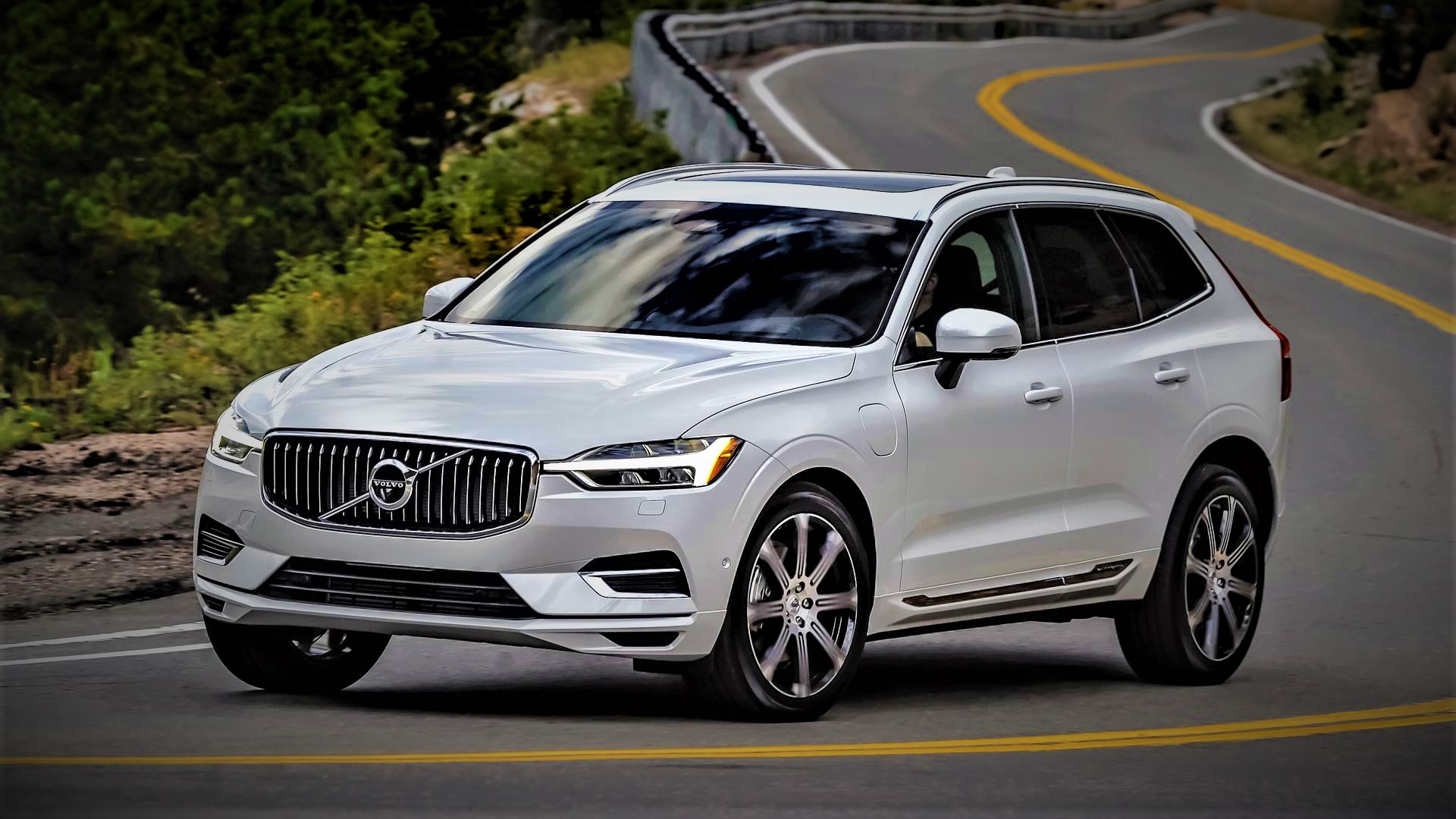 Volvo XC60 and V60 now come with Polestar's 415-HP plug-in powertrain