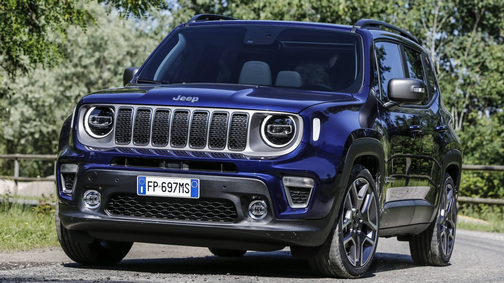 The 2019 Jeep Renegade is fully detailed, including Trailhawk Trim