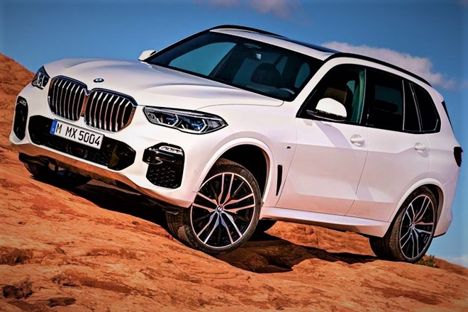 BMW X5 M Used To Create SUV Snow Clouds in Winter [UPDATE]