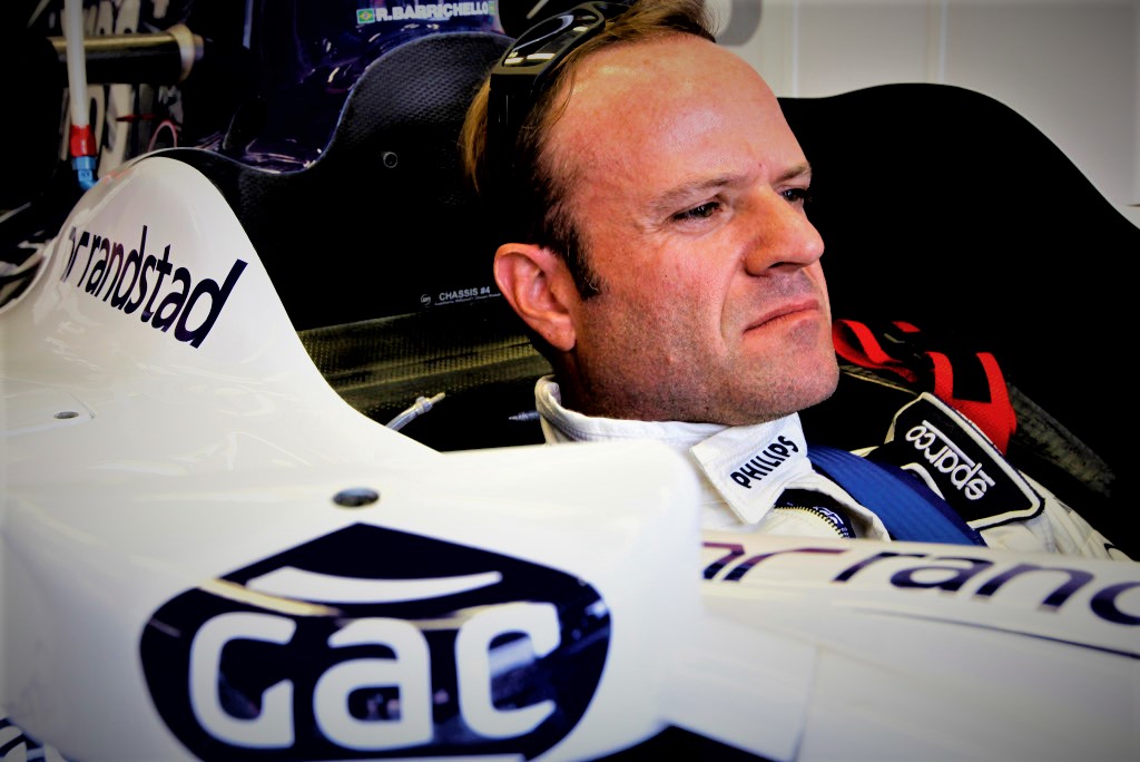 Barrichello wants to remain with Williams in 2011.