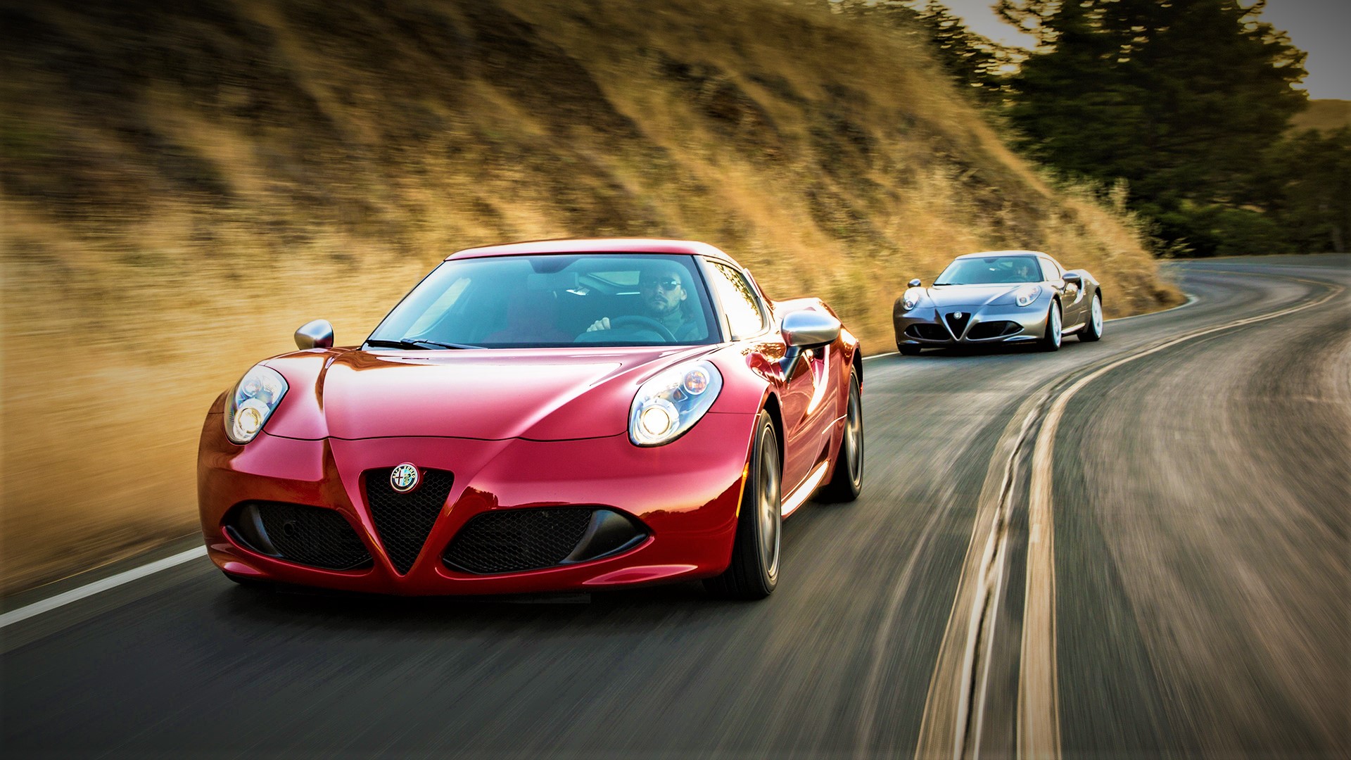 Check out the Alfa Romeo 4C Drag Race Ferrari Pista And McLaren 606LT