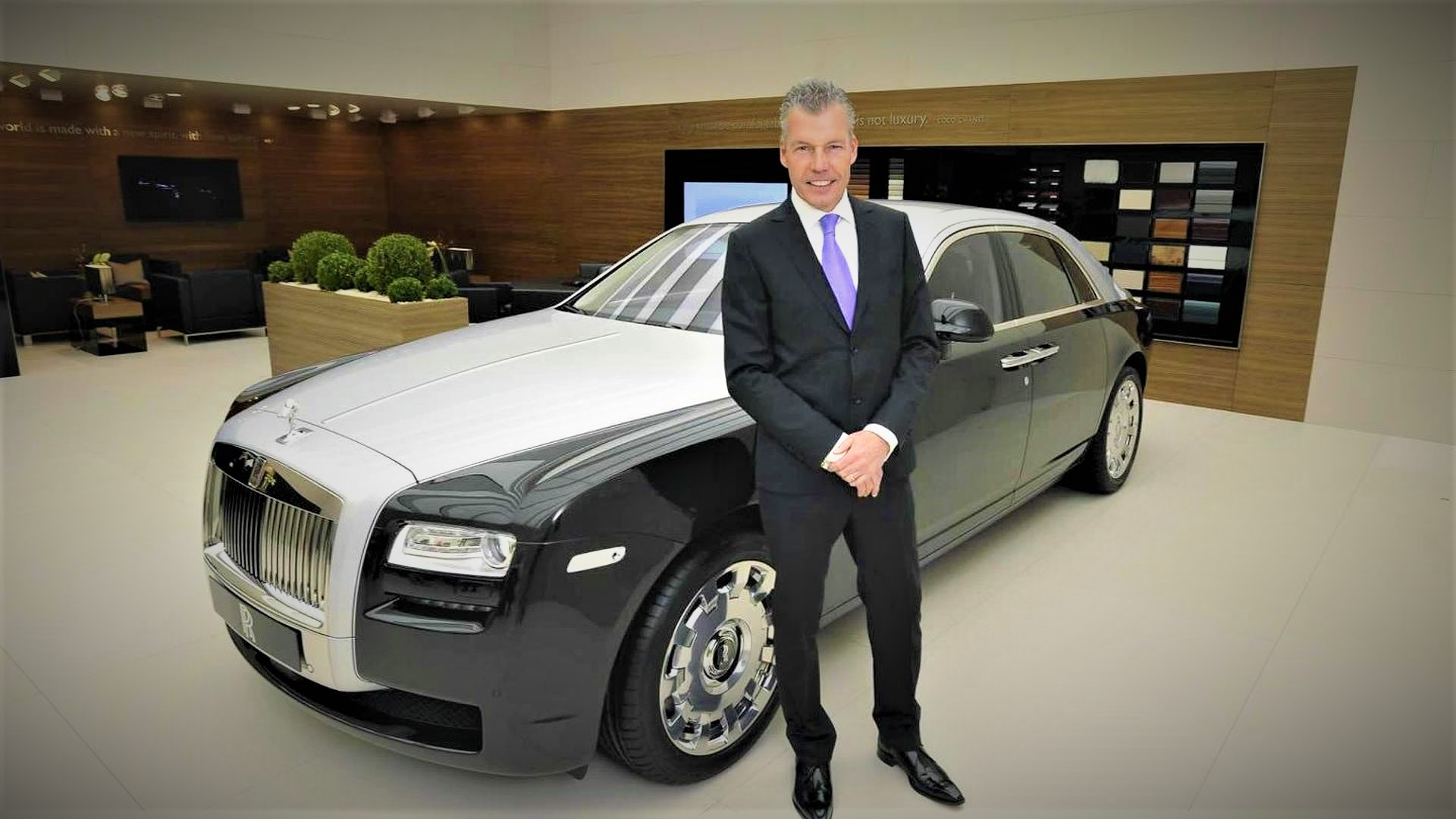 Geneva: Two-tone Rolls Royce Ghost hidden in Geneva