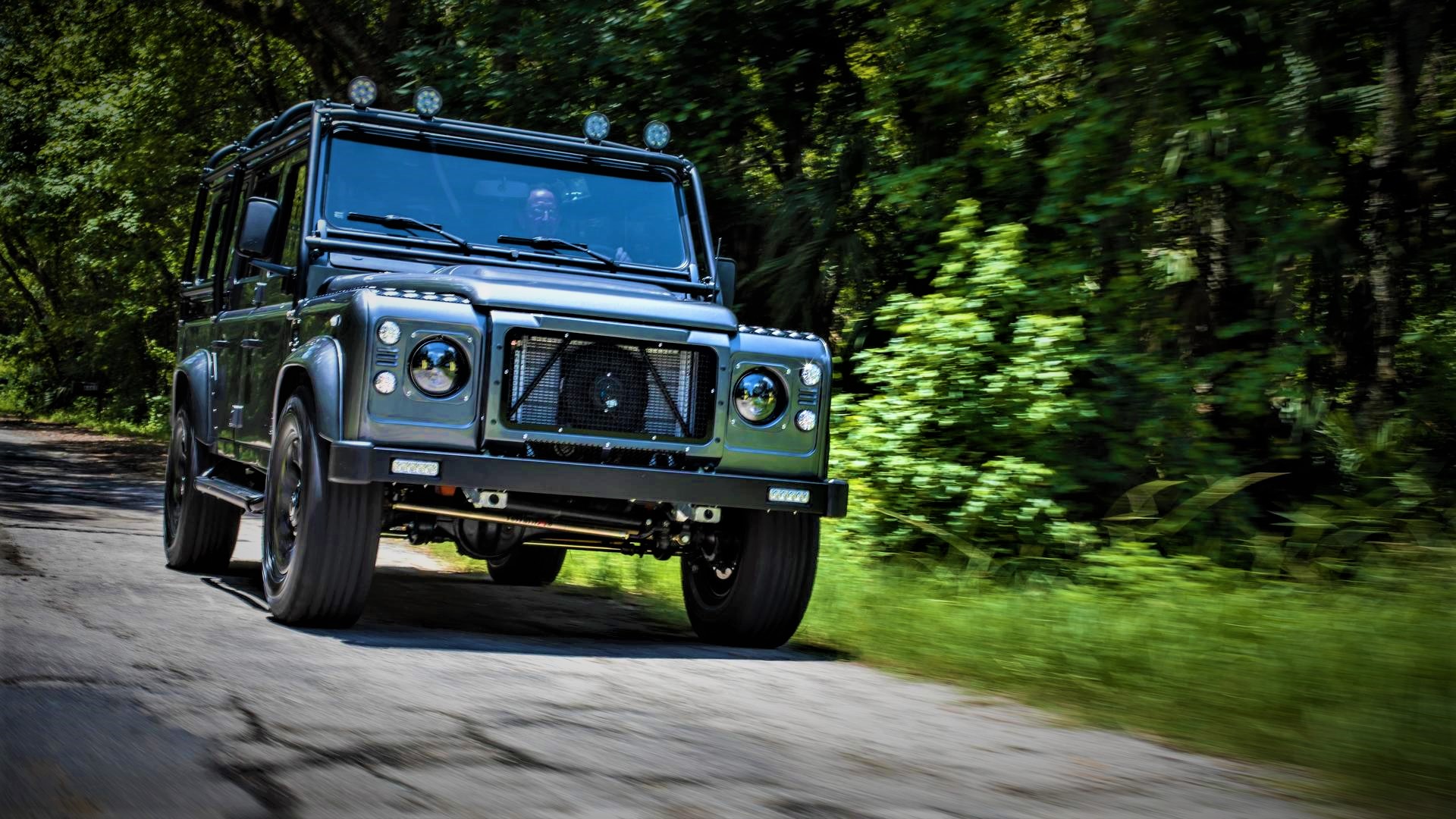 Land Rover Defender Project Kingsman gets a 320-HP Chevy V8 engine