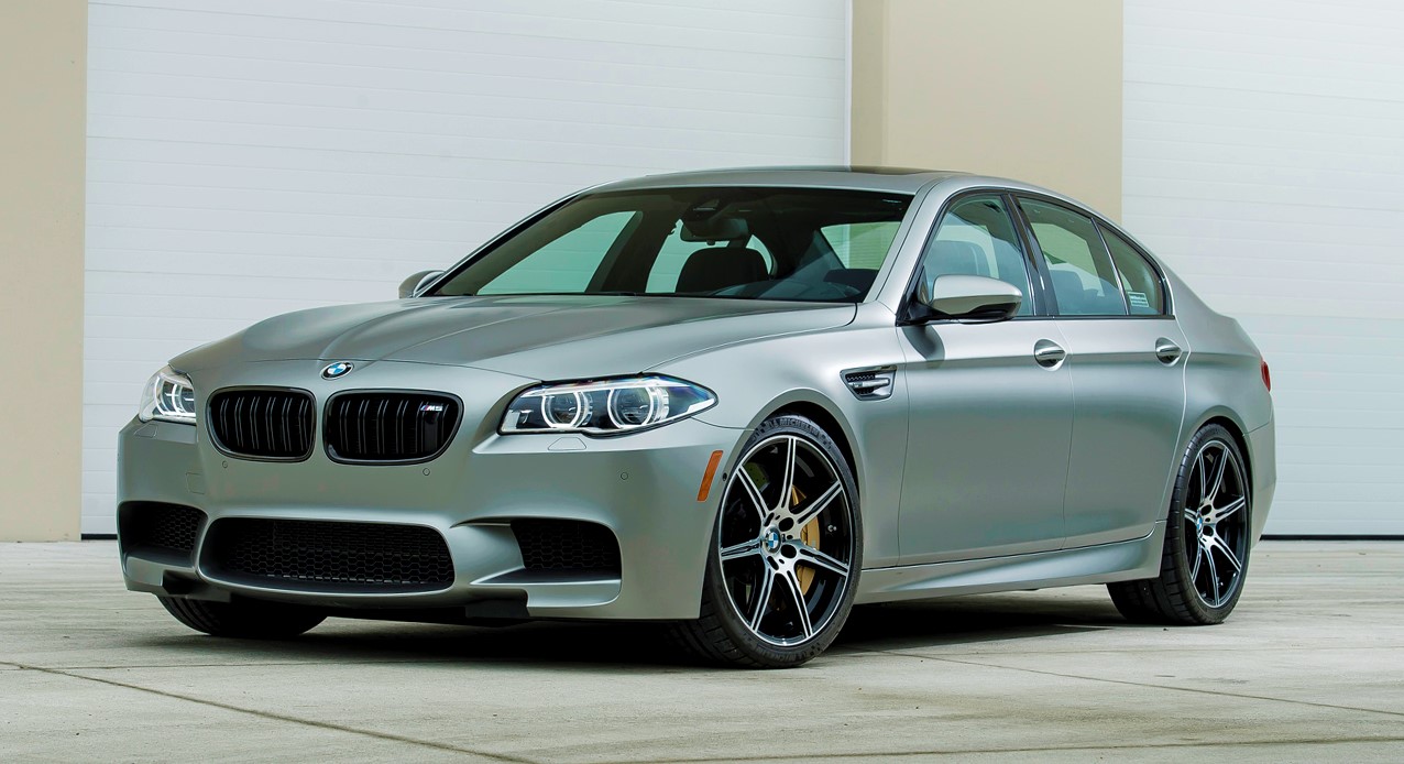 Last BMW M5 30 Jahre M5 US spec sold for $700,000.