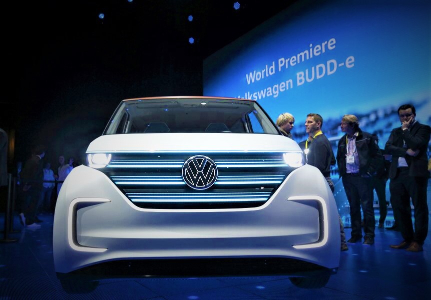 Production of VW Budd-e is confirmed. It will be available in approximately four years