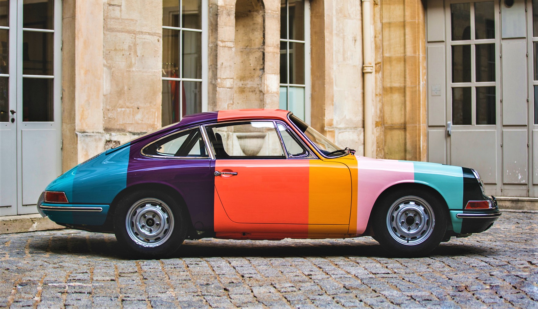 Rainbow-Colored Porsche 911 Goes Full-Attack On Goodwood Hill