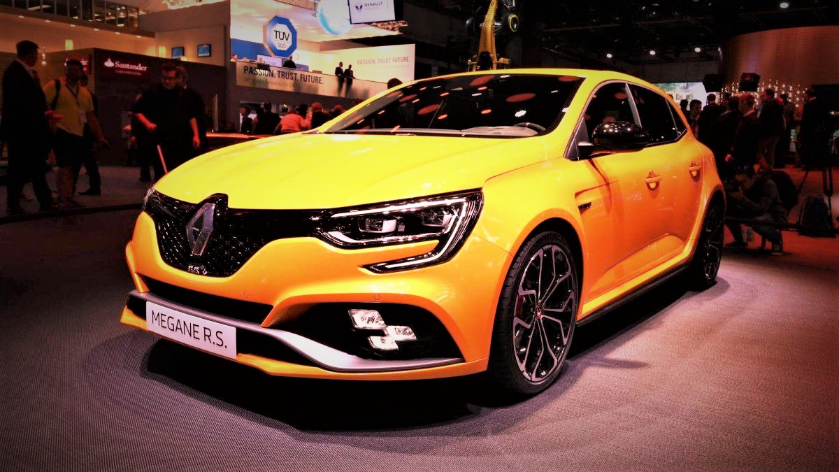 Renault Megane Grandtour Shows Sharper Front Styling