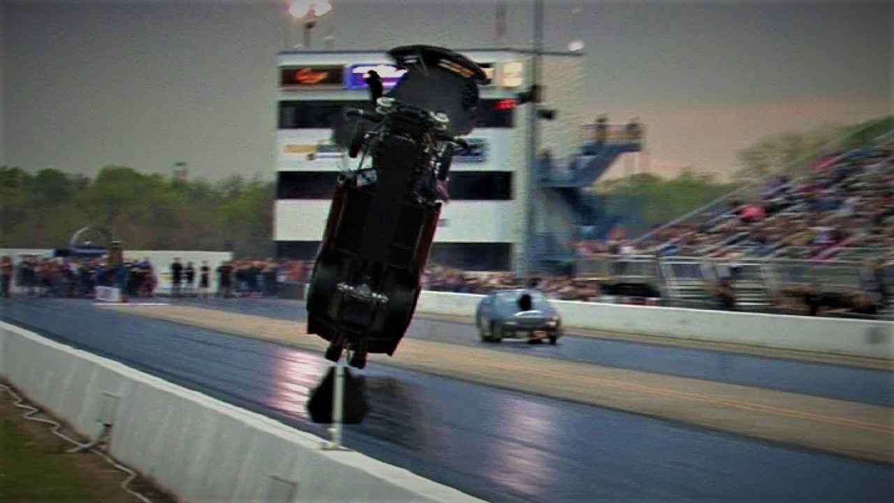 This 4,000 HP Corvette Dragster Flies After 200 MPH Wheelie