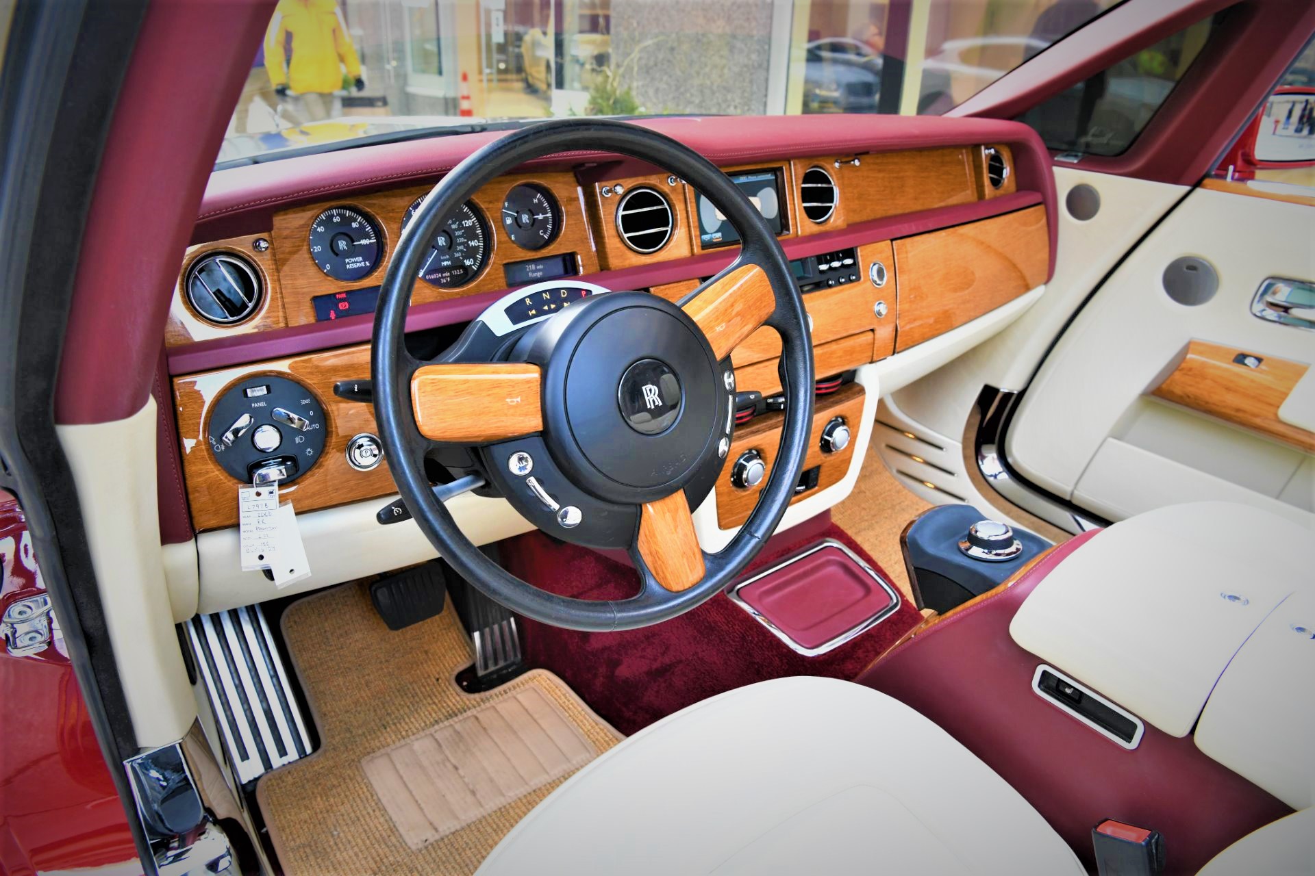 Vilner's Rolls-Royce Phantom Drophead Coupe Is Truly Custom