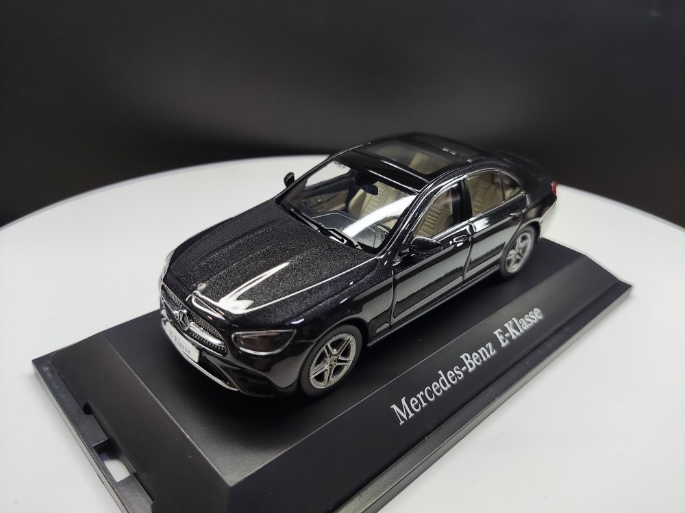 2010 Mercedes E-Class Estate 1:43 Scale Model Images Surface