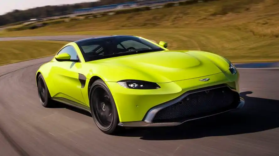 Aston Martin Vantage Attempts to Reach Its Claimed Top Speed