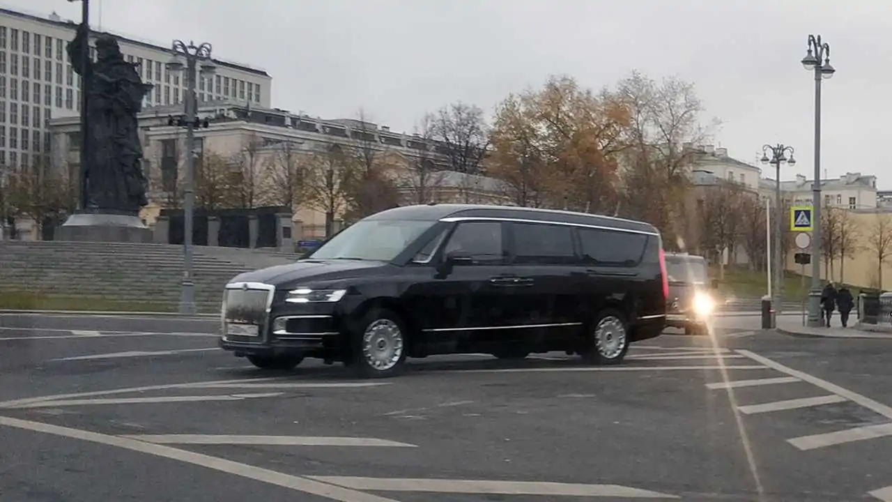 Vladimir Putin's New Luxury Minivan, Aurus Arsenal