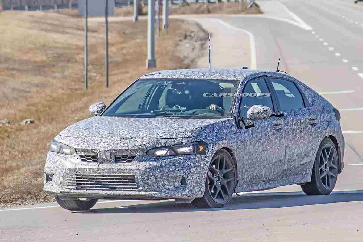 2022 Honda Civic Hatchback makes Spy Photo Debut with Fastback Look