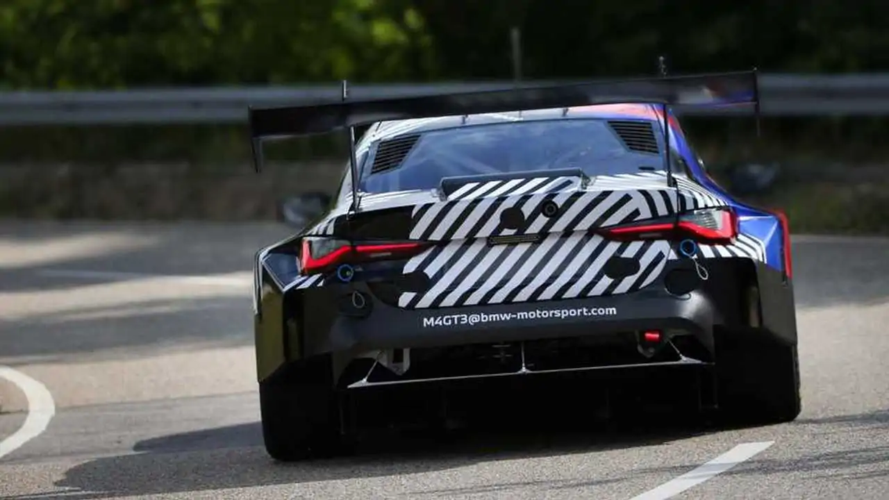 2022 BMW M4 GT3 Reviewed with Ultra-Wide Rear