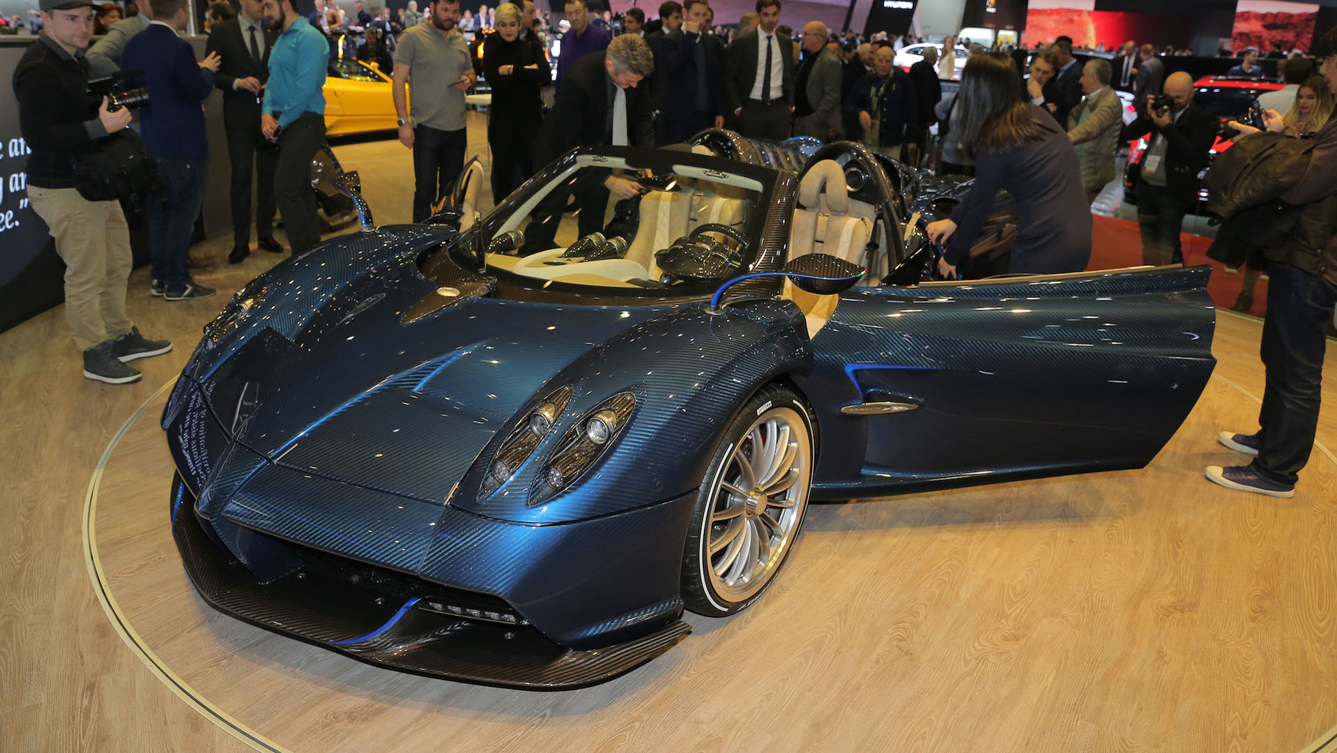 Pagani Huayra Roadster, a 752-hp hyper-car droptop, is your dream vehicle