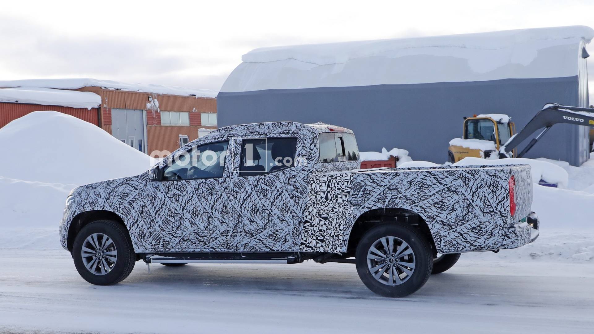 Mercedes X-Class Extended Pickup Spied without Any Camo