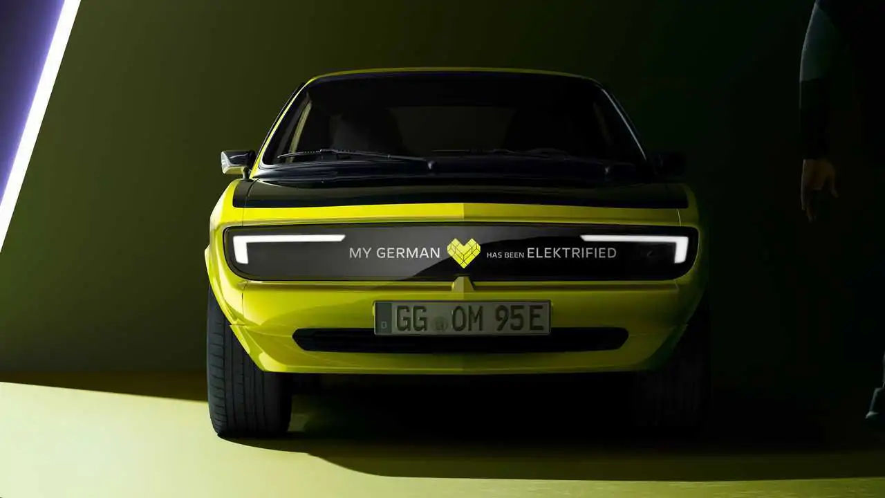 Opel Manta GSe ElektroMOD Displays Its Animated Grille in New Teaser