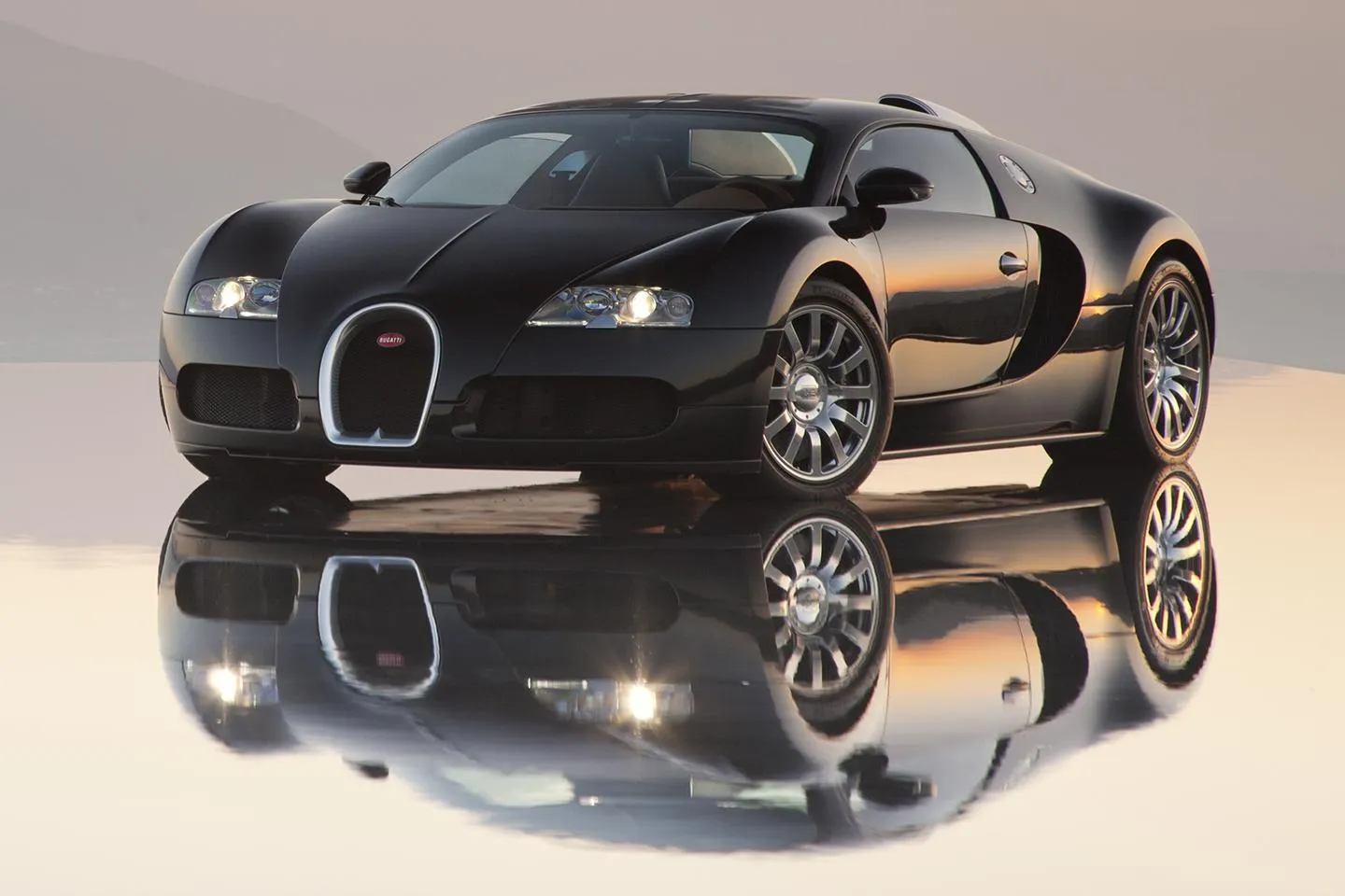 Two Unique Bugatti Veyron 16.4 Grand Sports Expose their Carbon Fiber in Geneva