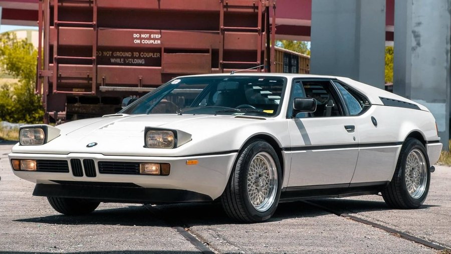 You Can Get A Low-Mileage BMW M1 For As Little as $875,000