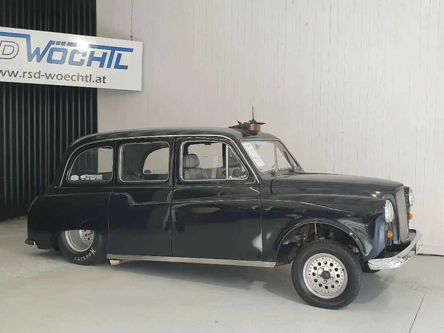 1989 London Taxi with Chevy V8 is a Weird Way to Spend $41,000