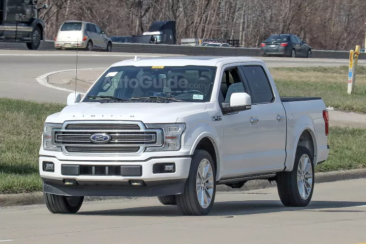 2019 Ford F-150 Limited Spied with New Rear Bumper and Dual Exhaust