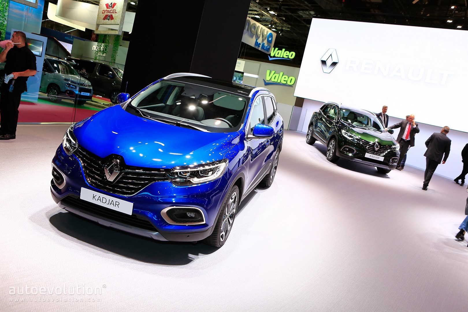 Renault Kadjar Shows Paris Motor Show A Subtle Facelift