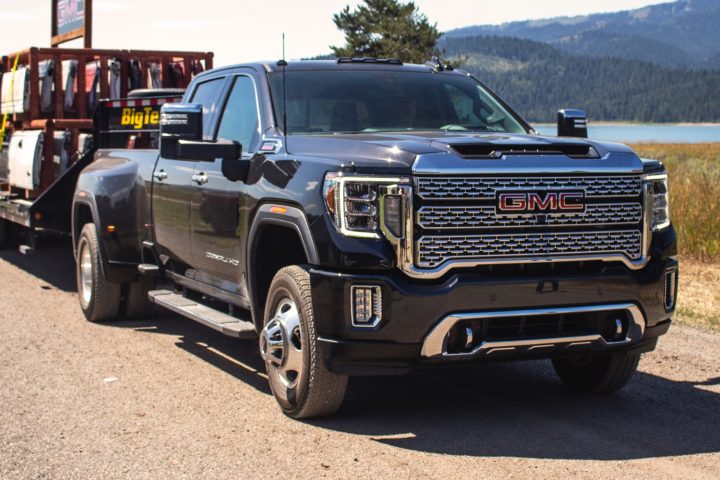 HD Pickups can't have Amber Roof Lights in California