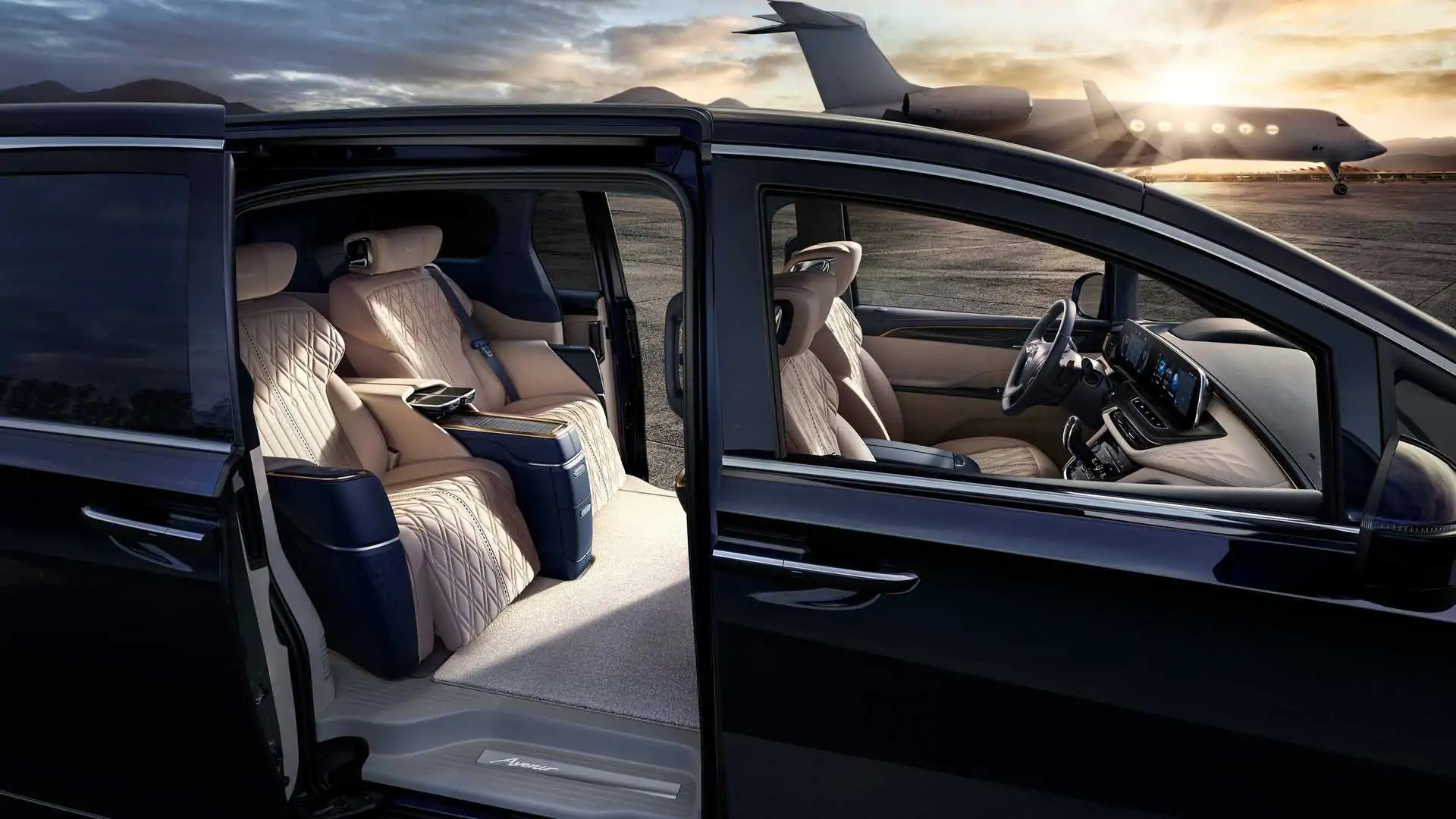 Buick Launches a Four-Seat Super Luxurious Minivan in China