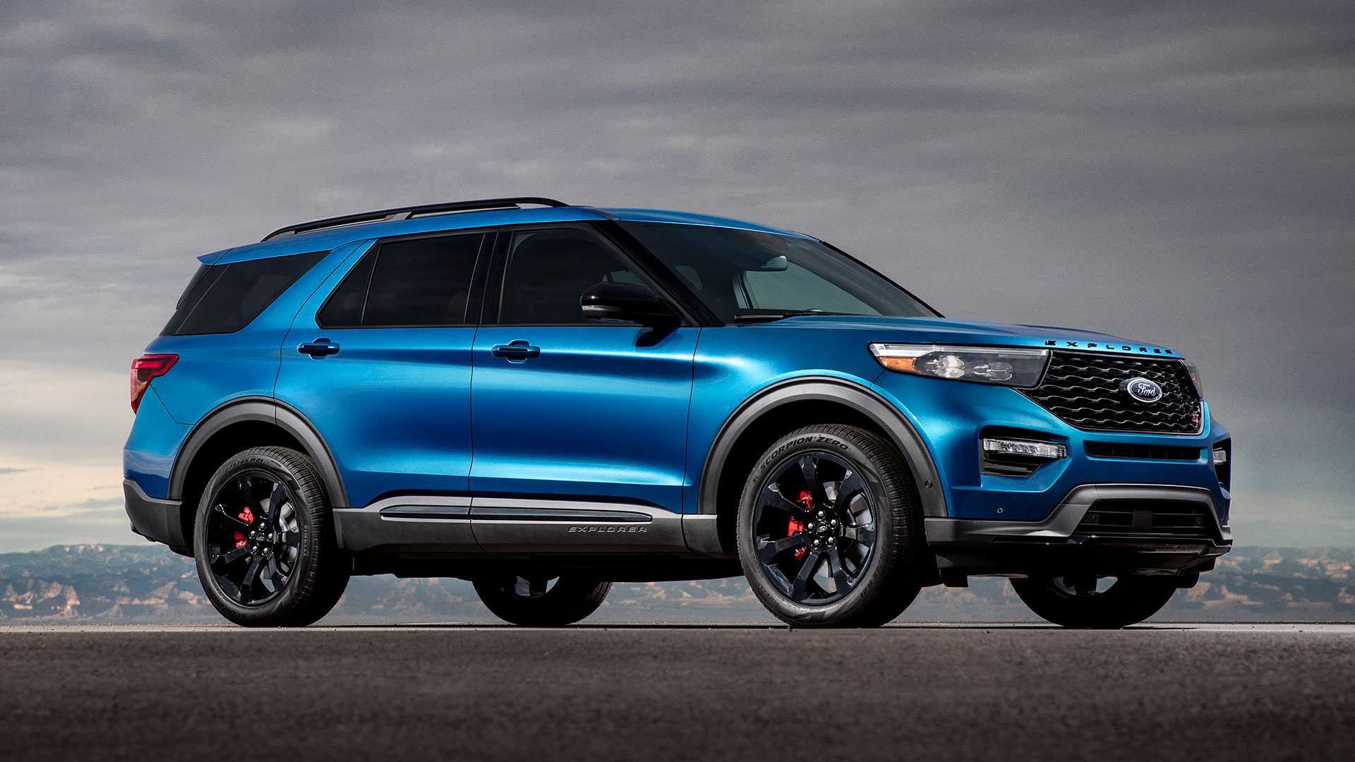 2020 Ford Explorer ST Showing Off Its Sporty Cues