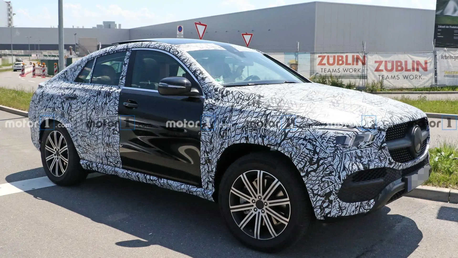 2020 Mercedes-Benz GLE Coupe Drops Some Camo In Latest Spy Photos