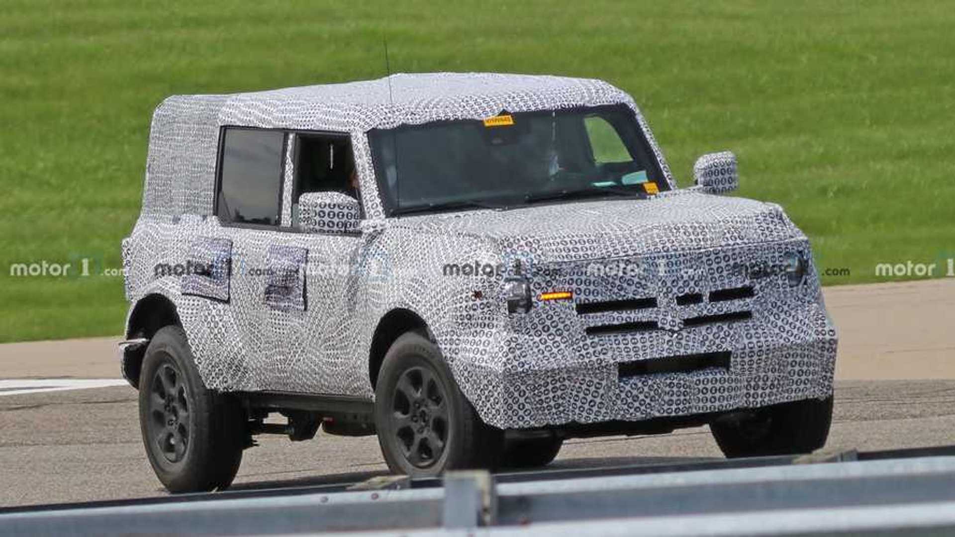 2021 Ford Bronco Spy shots Reveal Interior Off-Roader