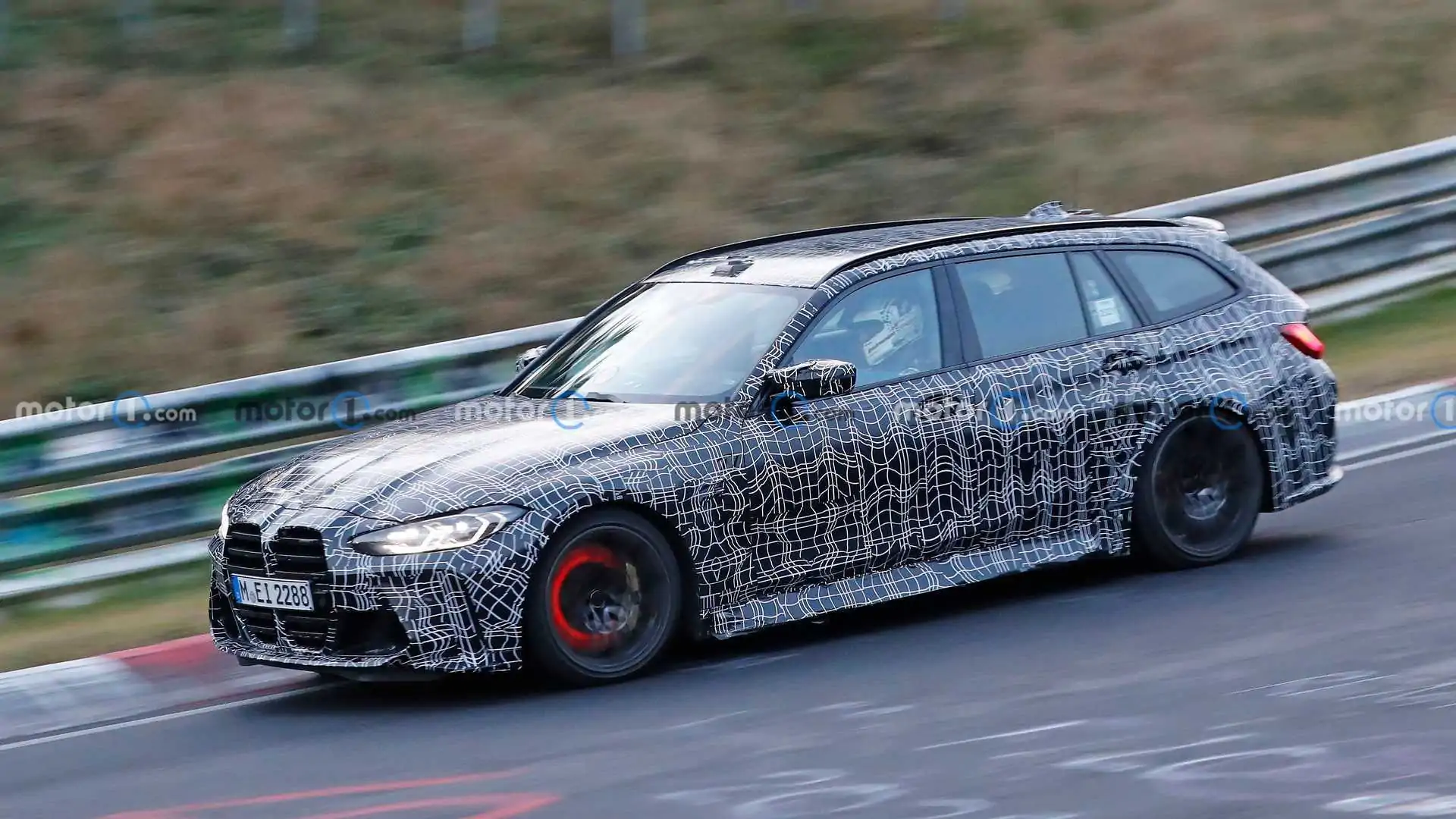 BMW M3 Touring with Glowing Brakes Attacks The Nurburgring