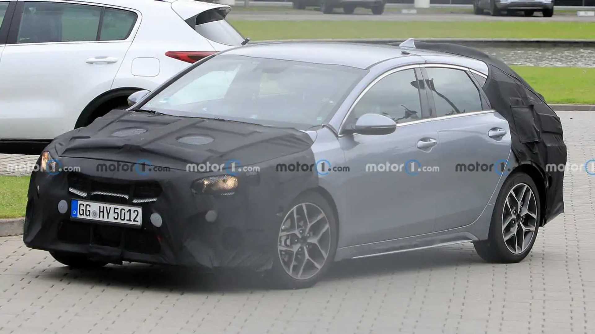 2022 Kia ProCeed Spy shots Showing Brake Refresh