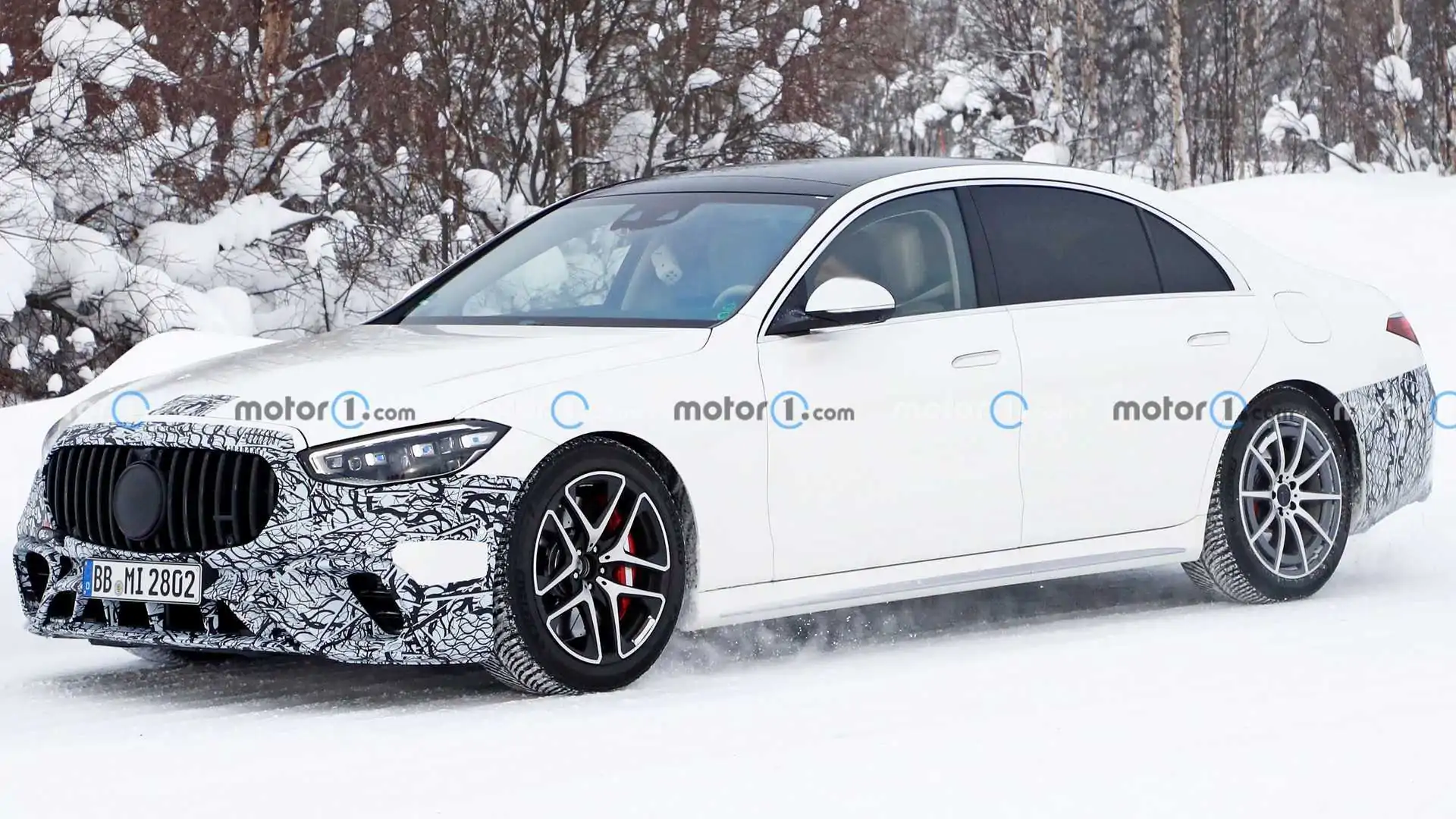 Mercedes-AMG Mercedes-AMG S63ePHEV Spied with Dice Hanging from Rearview Mirror