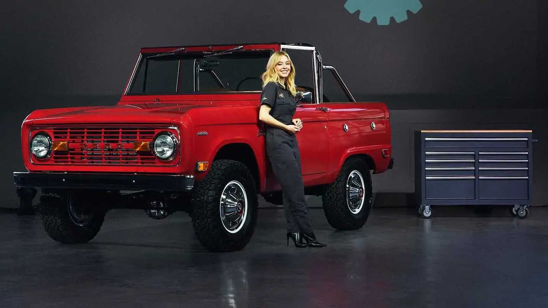 New York Auto Parts Show: Pacifica Hellcat, Sydney Sweeney’s Bronco