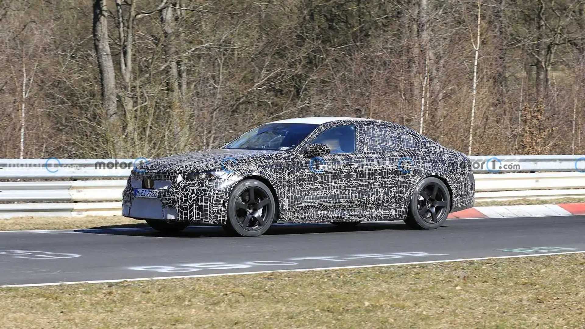 2024 BMW M5 Spy video shows PHEV Super Sedan in Motion