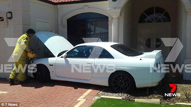 Skyline GT-R crashed after 17-year-old bought it