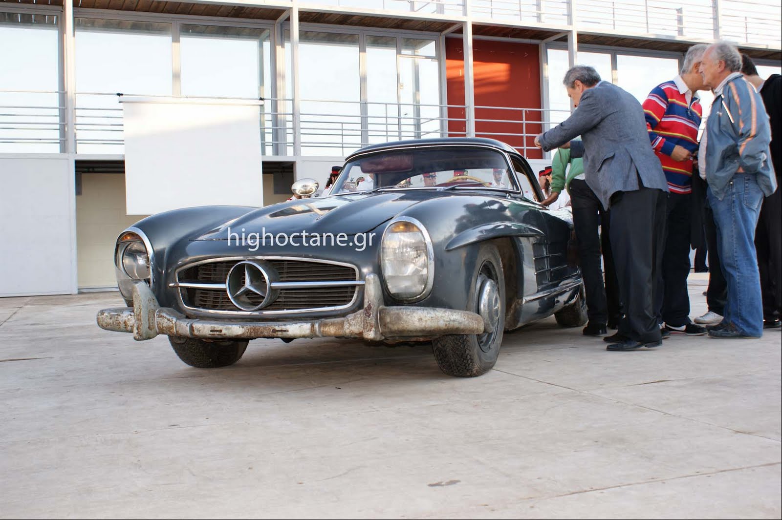 A 1960 Mercedes 300 SL is sold by a Greek city