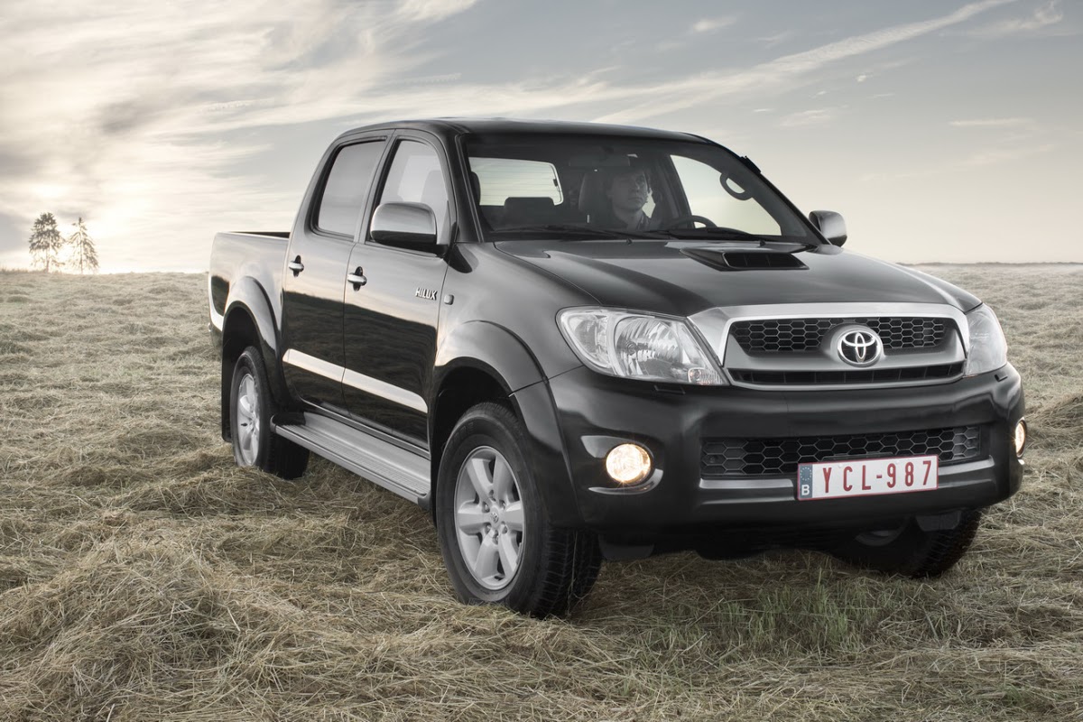 2009 Toyota Hilux Facelift Revealed