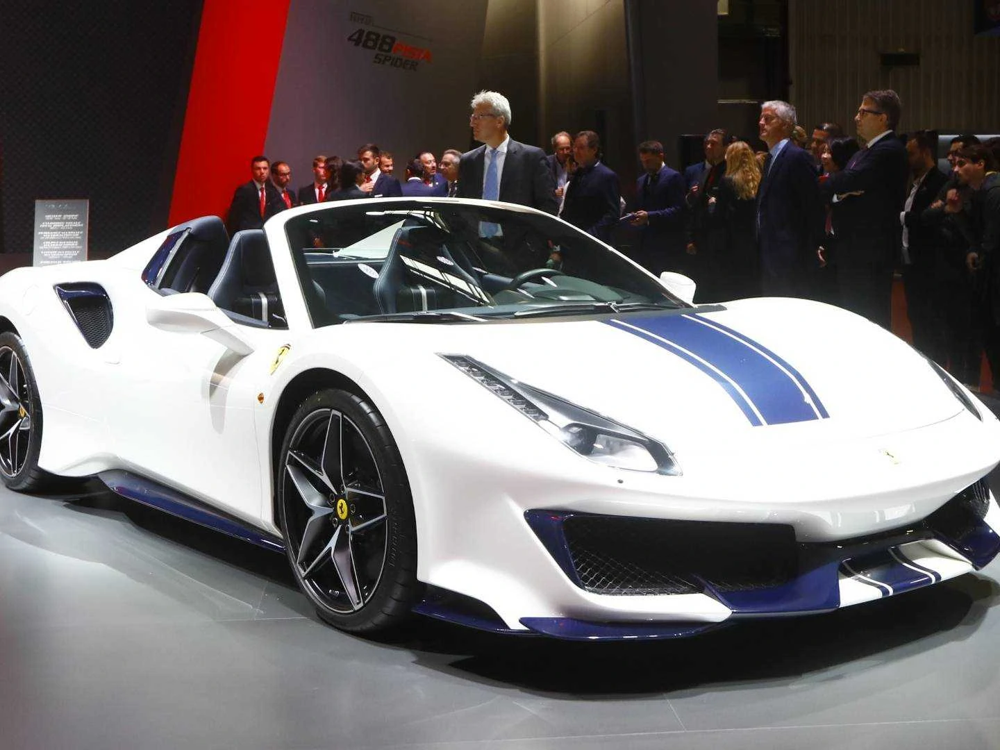 Ferrari 488 Pista Spider gets full tech specs rundown in Paris